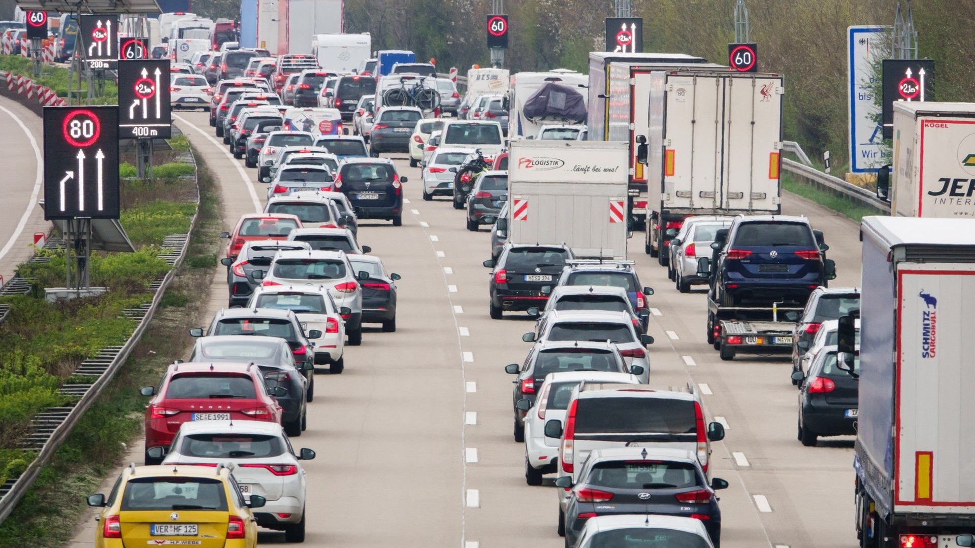 Rückreisewelle: Sehr lange Staus auf A1 und A7