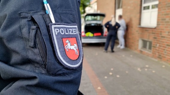 Polizisten bei einem Einsatz in Hannover-Stöcken © TeleNewsNetwork 