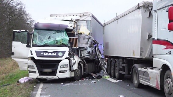 Unfall auf der A2 in Hannover-Buchholz. © TeleNewsNetwork 