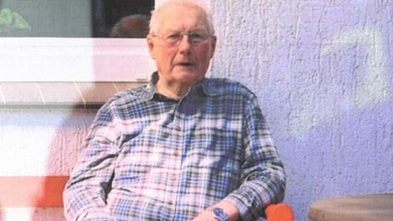 Mit diesem Foto wird nach einem 87-Jährigen gesucht. Ein Seniorenheim in Lehrte-Hämelerwald hatte ihn als vermisst gemeldet. © Polizeidirektion Hannover 