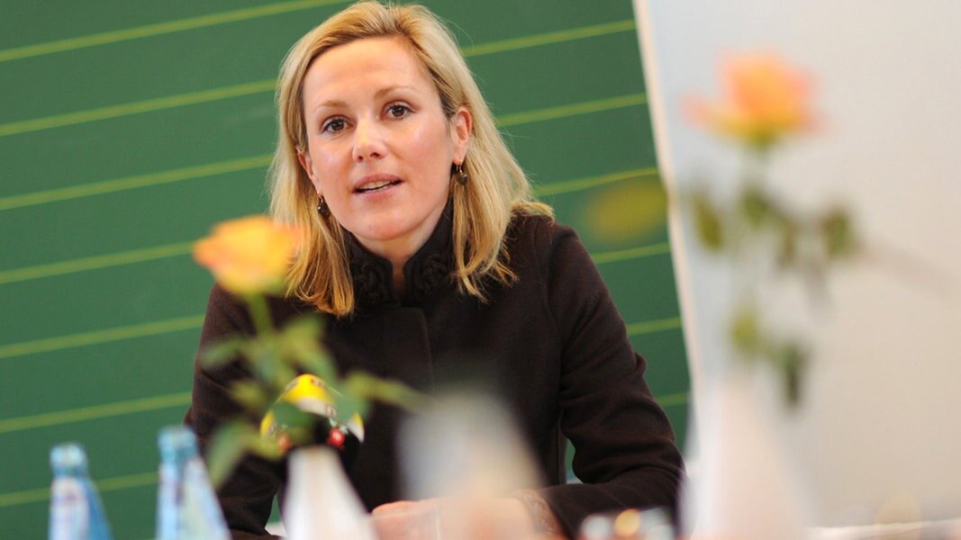 Bettina Wulff fährt alkoholisiert gegen Baum NDR.de