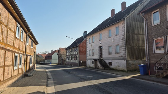 Die Bundesstraße 244 führt durch den Ort Jerxheim in der Samtgemeinde Heeseberg. © NDR Info Foto: Marc-Oliver Rehrmann