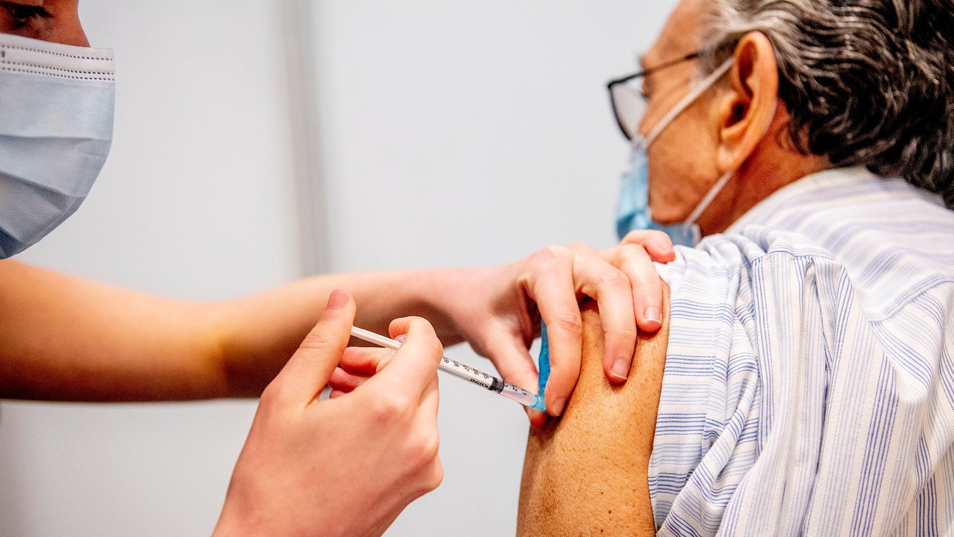 Erster Impfstoff In Praxen Eingetroffen Ab Heute Wird Geimpft Ndr De Nachrichten Schleswig Holstein Coronavirus