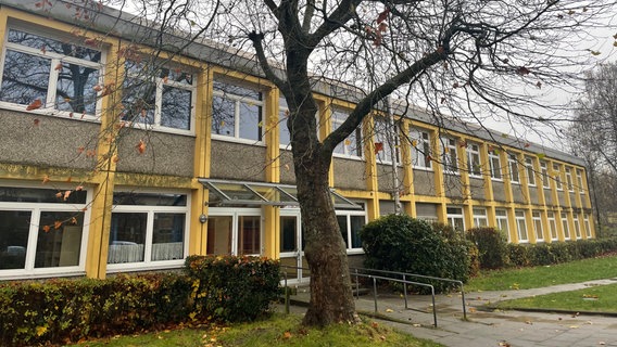 Eine Hauptschule in Buxtehude. © NDR Foto: Jon Mendrala