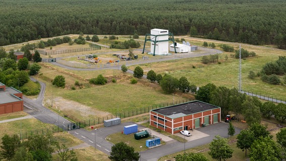 Der Turm von Schacht Gorleben 2 auf dem Gelände des ehemaligen Erkundungswerks Gorleben. © picture alliance / dpa / Philipp Schulze Foto: Philipp Schulze