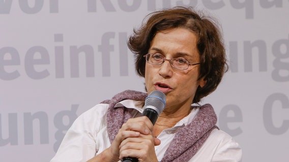 Soziologin Cornelia Koppetsch spricht auf der Frankfurter Buchmesse 2019. © picture alliance / Pacific Press Foto: Michael Debets