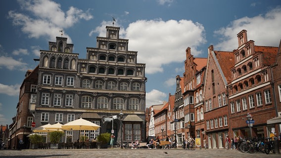 Die Innenstadt von Lüneburg mit dem Gebäude der IHK. © NDR Foto: Marie Schiller