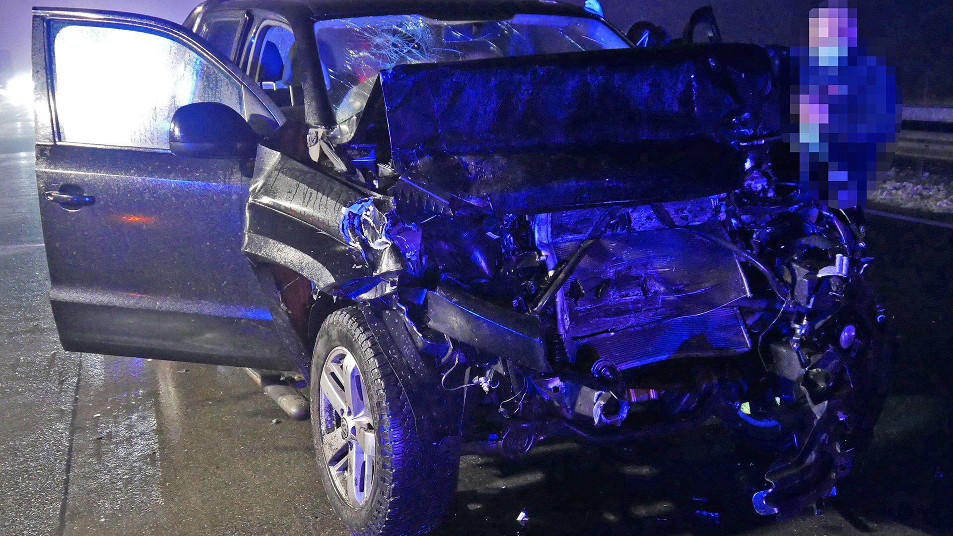 Stellheide Zwei Verletzte Bei Unfall Auf Der A1 Ndr De Nachrichten Niedersachsen Studio Luneburg