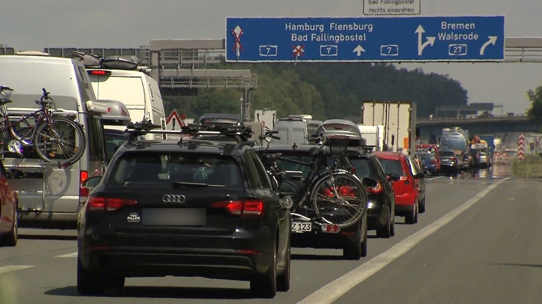 A 7 Stau und die Ausweichstrecke fast leer NDR.de