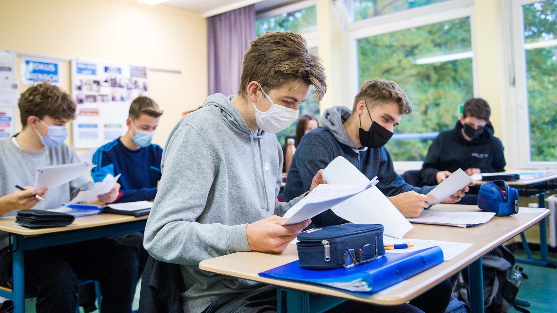 Corona-Leitlinien empfehlen Masken an Schulen bei hoher Risikolage