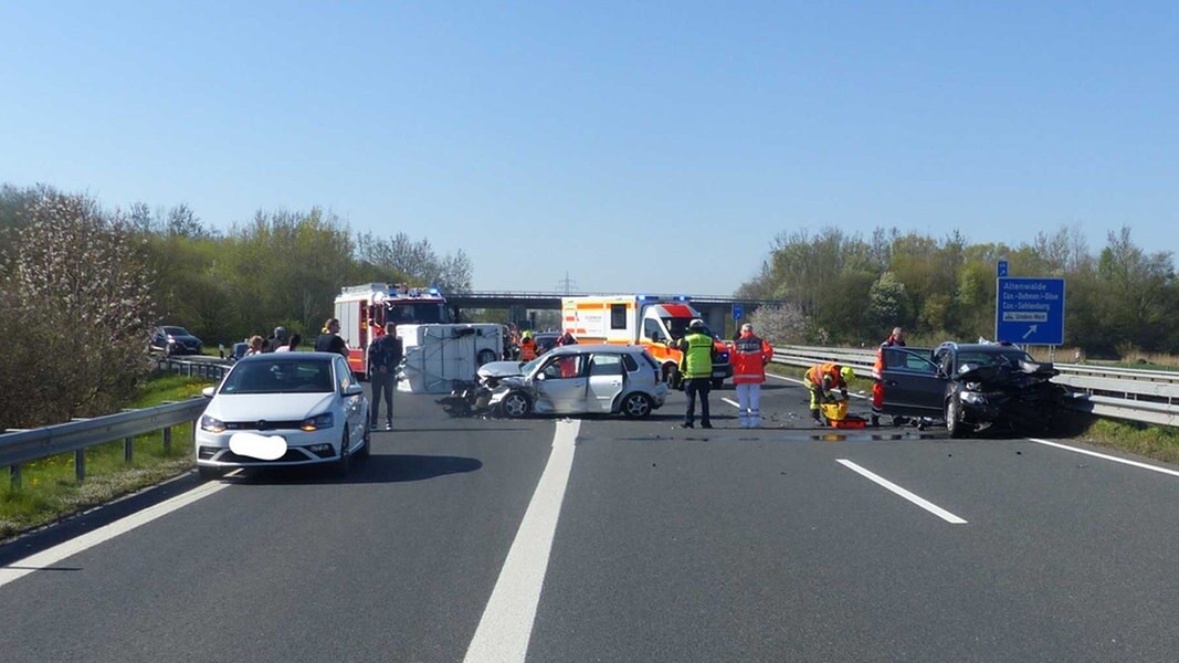 Falschfahrer auf A27 Vier Schwerverletzte NDR.de