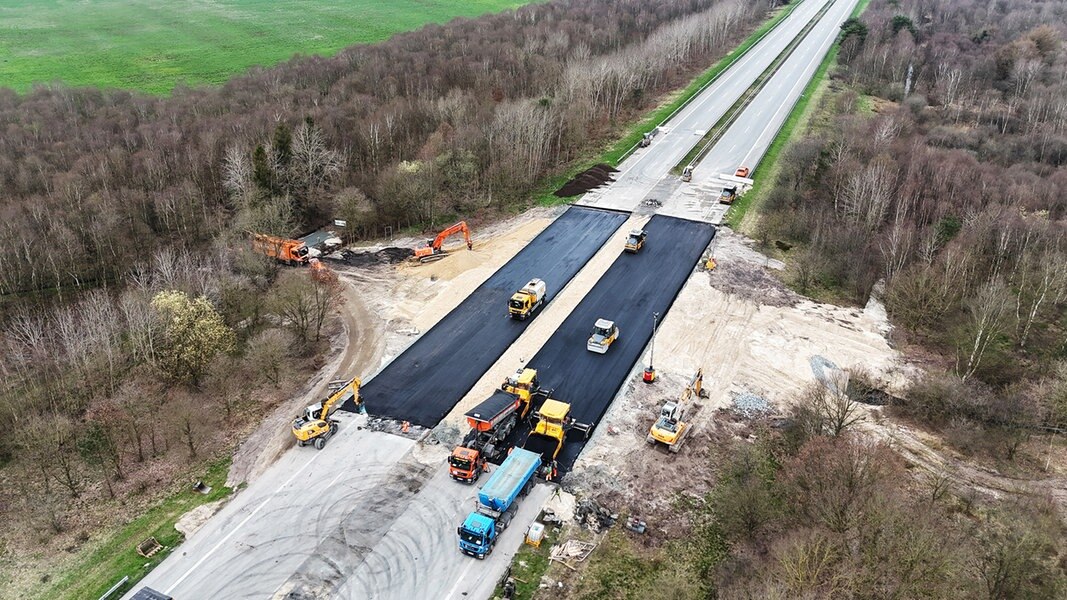 Die Autobahn 27 zwischen Hagen und Uthlede wird repariert.