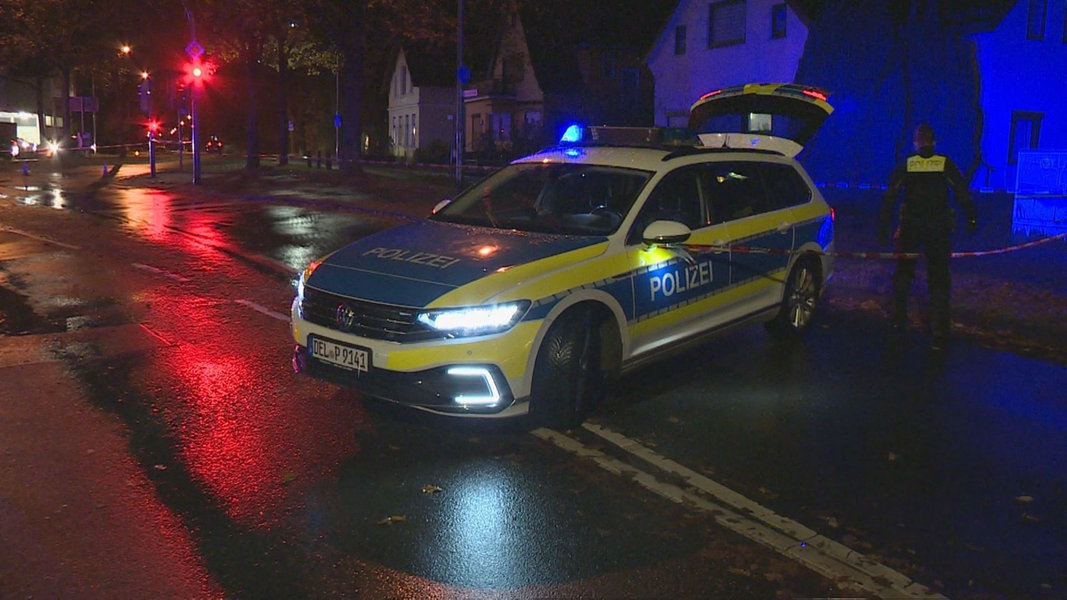 Unfall In Delmenhorst: Autofahrer Fährt Fußgänger In Panik Zweimal An ...