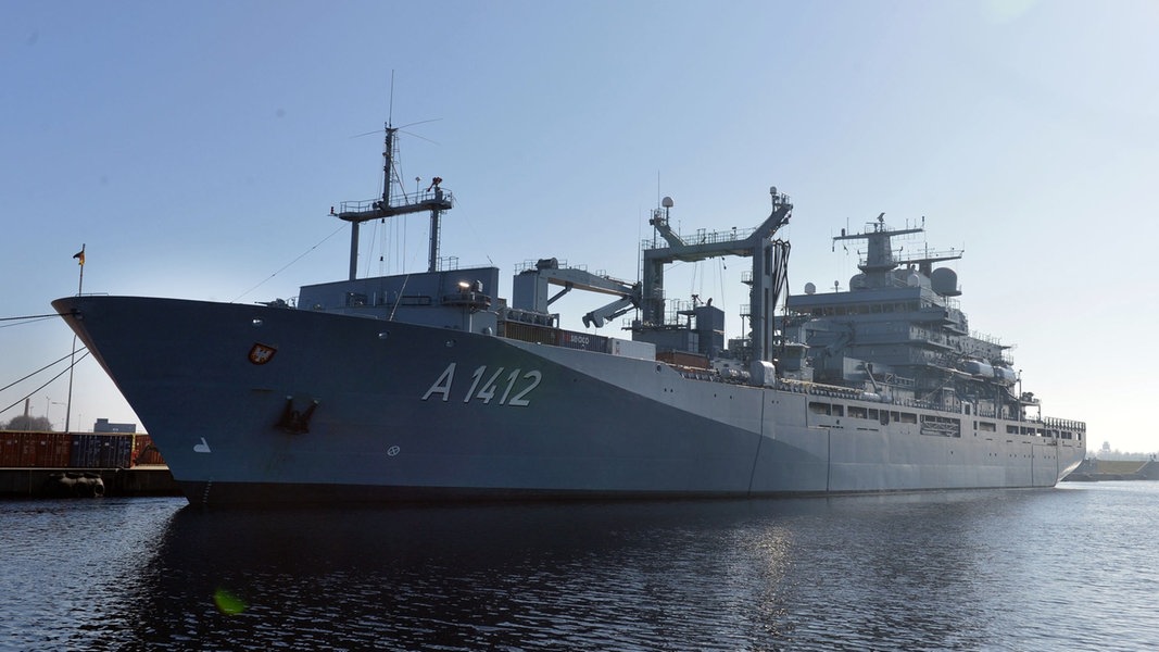 Navy Ship ‘Frankfurt am Main’ Supports NATO Mission Against Human Smuggling in the Aegean