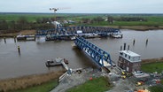 Eine Drohnenaufnahme zeigt die Baustelle der Friesenbrücke. © NonstopNews 