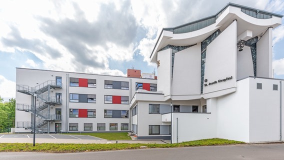 Eine Animation zeigt die fertige Sanierung des St Josefs Hospitals. © SES/Lutz 