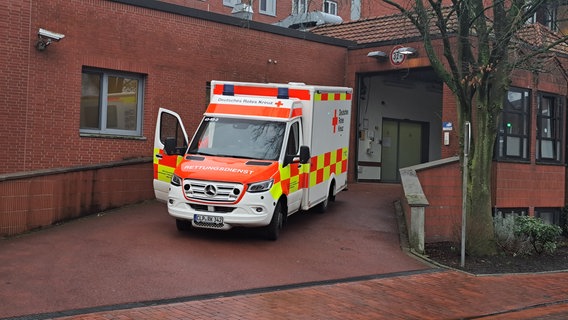 Ein Rettungswagen in Wildeshausen (Landkreis Oldenburg). © NDR Foto: Birgit Stamerjohanns