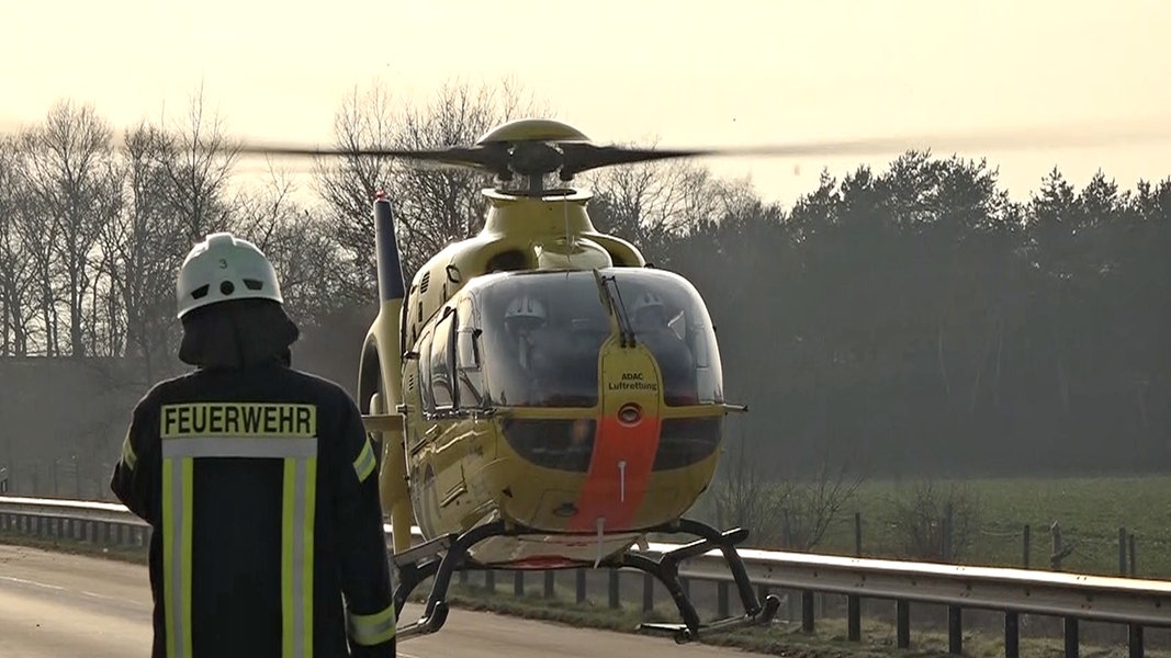 Unfall Auf A2 Bei Helmstedt: Rettungshubschrauber Im Einsatz | NDR.de ...