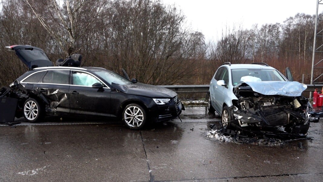 Plötzlicher Hagelschauer: Unfall Mit Vier Pkw Auf Der A29 | NDR.de ...