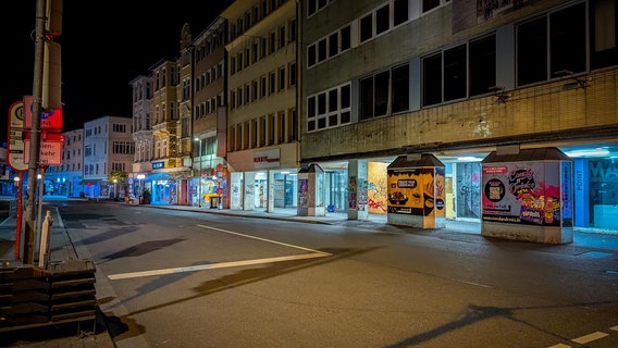 Osnabrück: Die Johannisstraße Neumarkt in der Nacht bzw. am frühen Morgen. © NDR Foto: Ann-Kathrin Hegger