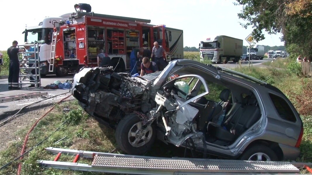 Zwei Schwerverletzte Nach Unfall Auf B213 | NDR.de - Nachrichten ...