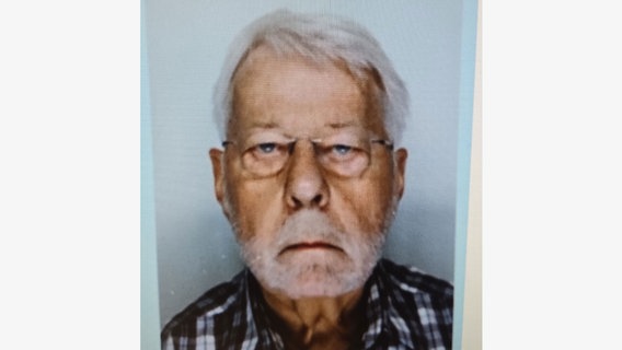 Eine Fotografie zeigt einen vermissten 76-Jährigen. © Polizeiinspektion Osnabrück 