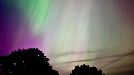 Polarlichter über Winsen (Aller) in der Nacht zum 11. Mai 2024 © NDR Foto: Klaus Heinevetter