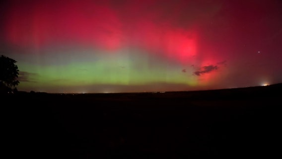 Polarlichter sind am Nachthimmel zu sehen. © Nord-West-Media TV 