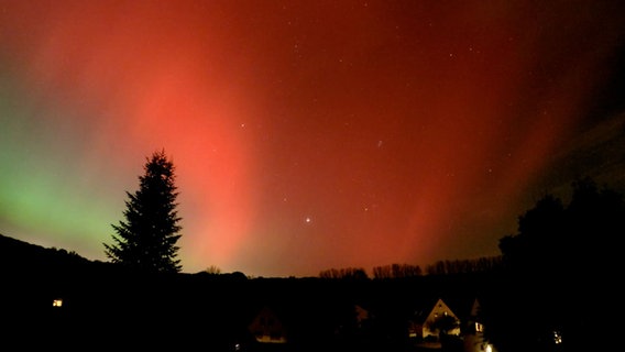 Polarlichter sind am Himmel über Harpstedt zu sehen. © Nord-West-Media TV 