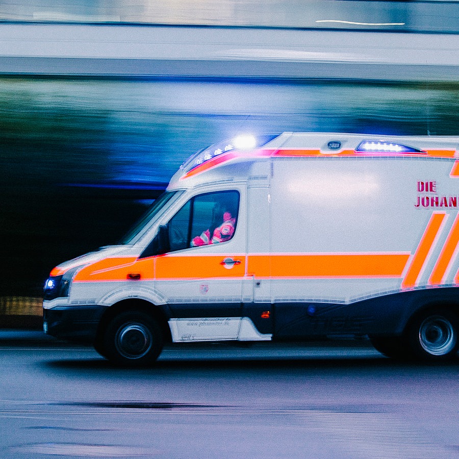 Rettungswagen ohne Martinshorn, mit Blaulicht: Das sollen