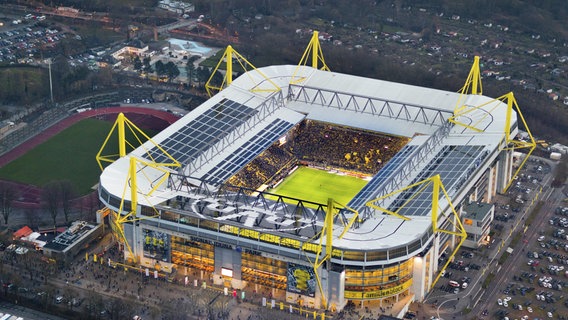 Außenaufnahme des Westfalenstadions in Dortmund. © picture alliance / blickwinkel/H. Blossey | H. Blossey Foto: picture alliance / blickwinkel/H. Blossey | H. Blossey