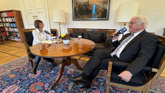 Bundespräsident Frank-Walter Steinmeier im Interview mit Katharina Seiler, NDR. © NDR 