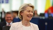 Ursula von der Leyen (CDU) reagiert nach ihrer Wiederwahl als EU-Kommissionspräsidentin © Philipp von Ditfurth/dpa +++ dpa-Bildfunk Foto: Philipp von Ditfurth/dpa +++ dpa-Bildfunk