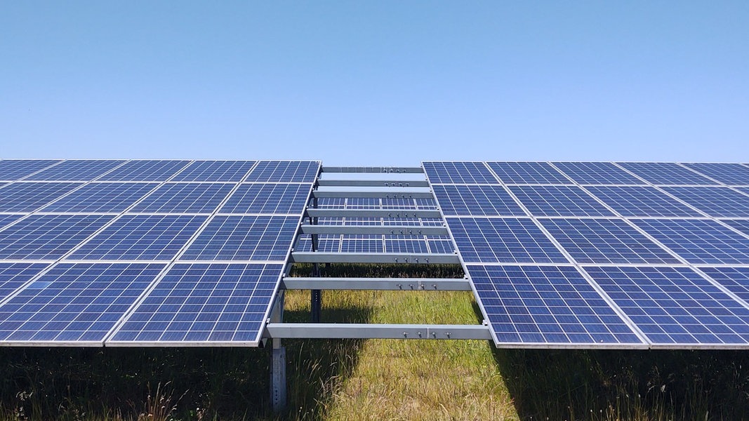 Seenplatte: Neuer Solarpark Soll Strom Für Tausende Haushalte Erzeugen ...