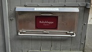 Eine Babyklappe in Lübeck. © Leben bewahren Lübeck e.V. / Agape Haus Lübeck Foto: Leben bewahren Lübeck e.V. / Agape Haus Lübeck