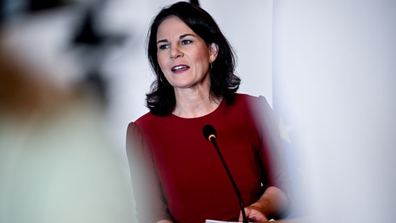 Annalena Baerbock (Bündnis 90/Die Grünen), Außenministerin, spricht bei einer Pressekonferenz. © picture alliance/dpa Foto: Britta Pedersen