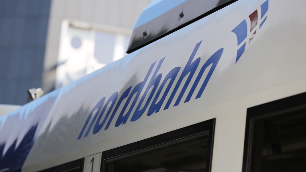 Nach Stromschlag: Polizei warnt vor Steckdosen in Nordbahn