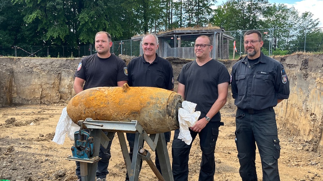 Kiel-Schreventeich: 250-Kilogramm-Bombe Entschärft | NDR.de ...