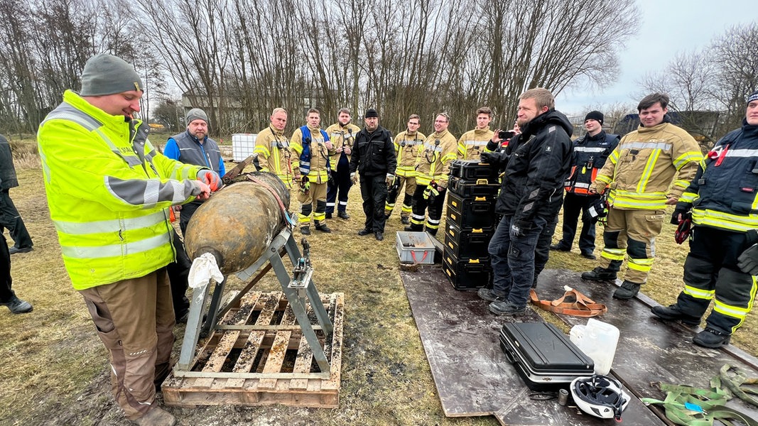 Fliegerbombe In Hemmingstedt Entschärft | NDR.de - Nachrichten ...