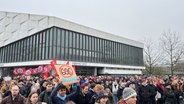 Demonstriende Studenten an der Uni Kiel. © NDR Foto: Moritz Mayer