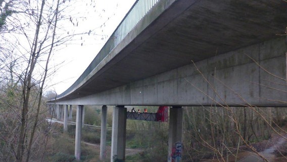 Die Dreikronenbrücke in Kiel seitlich. © Landeshauptstadt Kiel 