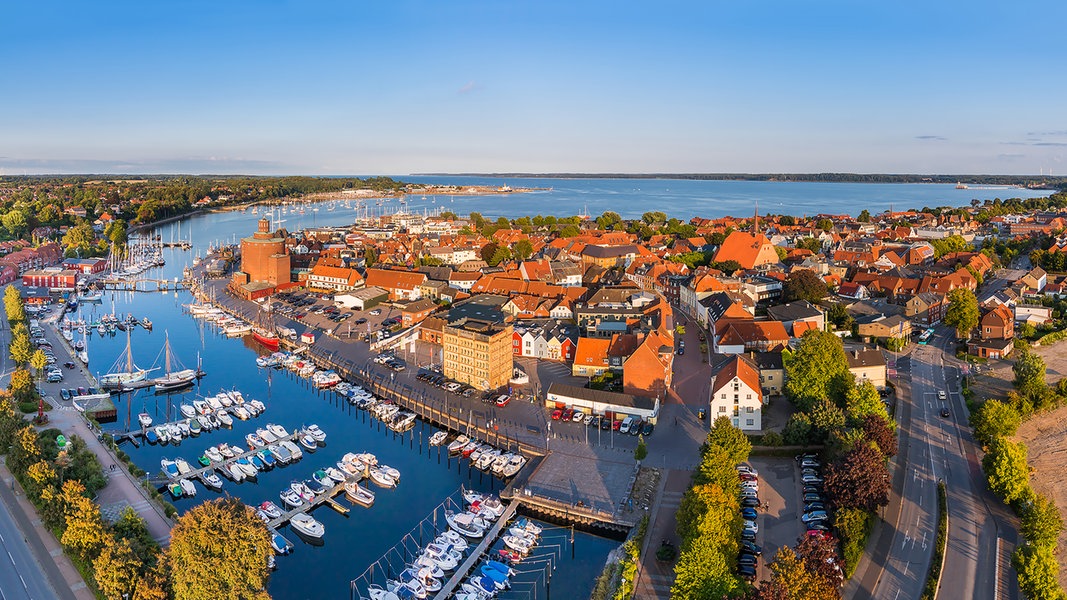 Eckernförde und Schleiregion: Touristen kommen in Scharen | NDR.de