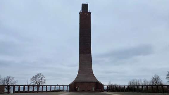 Das Laboer Ehrenmal mit Blickrichtung zur Ostsee. © NDR Foto: Karen Jahn