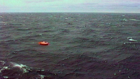 Estonia Wrack Leichen / Grösstes Containerschiff der Welt beendet seine ...