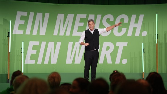 Robert Habeck von den Grünen bei einer Wahlkampfveranstaltung. © dpa-Bildfunk Foto: Marcus Brandt