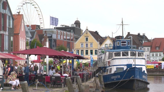 Der Hafen von Husum während der Husumer Hafentage © NDR Foto: NDR Screenshot