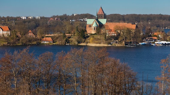 Aussicht auf Ratzeburg mit dem Domsee und dem Dom. © picture alliance / Zoonar Foto: Stefan Ziese