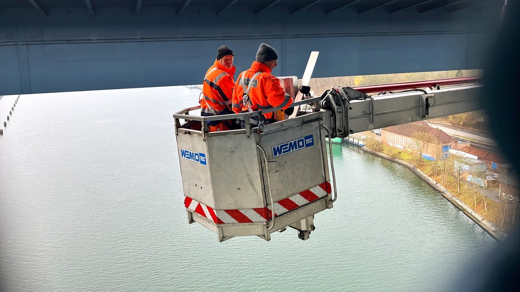 Holtenauer Hochbrücke: Schäden Im Hohlraum Der Brücke Sichtbar | NDR.de ...