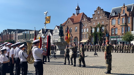 Eine Feier zur Vereidigung der Rekruten in Husum. © Stadt Husum 