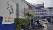 Der Eingang des neuen Klinikums in Husum. © NDR Foto: Peer-Axel Kröske
